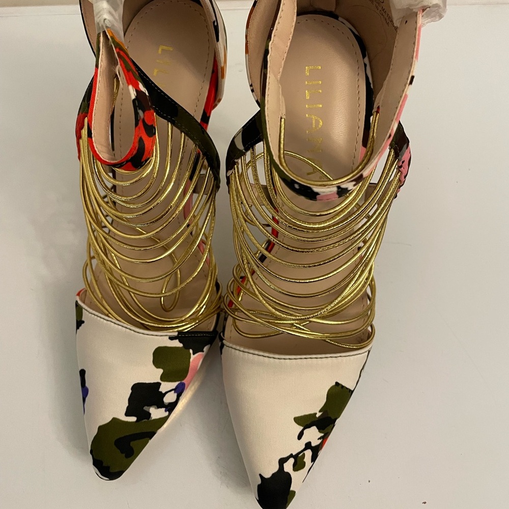 Ladies  5 Inch Heels. Back Zipper